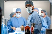 Dr. Floyd Reynolds (Jocko Sims, m.)