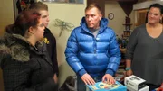 Von links: Janina, Tizian, Trödel-Experte Otto Schulte und Meike.