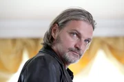 Stefan Jürgens (Carl Ribarski).