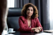 Zobel (Proschat Madani) erkundigt sich nach dem Stand der Emittlungen.