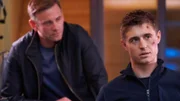 Tracy Crane (Eric Johnson, l.) und Joe Turner (Max Irons). Die Verwendung des sendungsbezogenen Materials ist nur mit dem Hinweis und Verlinkung auf TVNOW gestattet.