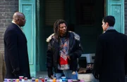 In ihrem neuen Fall werden Will (Thom Barry, l.) und Scott (Danny Pino, r.) auf Kiki (Phil LaMarr, M.) aufmerksam ...
