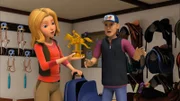 Wendy und Kai finden die als gestohlen geltende Statue in Christians Rucksack.