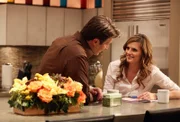 Kates (Stana Katic, r.) Wohnung wird desinfiziert und deshalb wohnt sie vorübergehend bei Castle (Nathan Fillion, l.) - könnte dies zu einem dauerhaften Zustand werden?