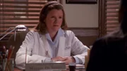 Maggie De Santo (Mare Winningham) ist eine engagierte Aerztin, die nonstop arbeitet.