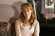Auf dem Weg zur Arbeit denkt Lisa (Alexandra Neldel) darüber nach, ob sie überhaupt für die Liebe geschaffen sei.