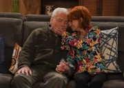 Joe Burns (Stacy Keach, l.); Beverly Burns (Swoosie Kurtz, r.)