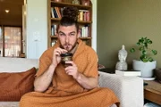 Longevity Lifestyle - Lange leben, aber zu welchem Preis? Luca Hintermann hat sein Leben vor zehn Jahren umgestellt.