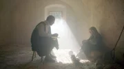 Nachstellung: Der Mathematiker Johannes Kepler besucht seine Mutter Katharina im Verlies.