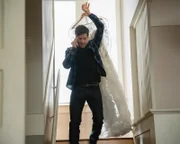 Eddie Saville (David Giuntoli)