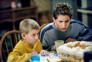 v.li.: Dewey (Erik Per Sullivan), Reese (Justin Berfield).
