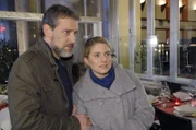 Anna (Jeanette Biedermann, r.) ist gespannt, wie ihre Mutter darauf reagiert, dass Ulrich (Wolfgang Wagner, l.) sich ihr als Ingo zu erkennen gibt.