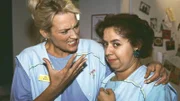 Rita (Gaby Köster, l.) platzt der Kragen! Gisi (Franziska Traub) soll ihren neuen Freund Frank in die Wüste schicken. Der nimmt sie doch nur aus!