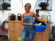 Die 35-jährige Powermama Sibel managt mit Temperament und Leidenschaft den Haushalt und Erziehung der drei Kinder.