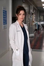 Dr. Lauren Bloom (Janet Montgomery).