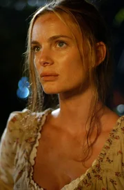 Jane Spillet (Gabrielle Anwar).