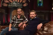Auf ein Neues: Klaas Heufer-Umlauf (r.) und Joko Winterscheidt (l.) präsentieren auch 2015 ihre gepflegte Unterhaltungssendung "Circus Halligalli" ...
