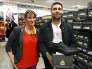 Tageskandidatin Teresa und ihr Ehemann Dirk auf Shoppingtour in Dresden.
