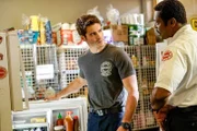 Jimmy Borrelli (Steve McQueen, l.) und Chief Wallace Boden (Eamonn Walker)