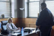 Laura Allen als Chief Robinson, Eamonn Walker als Wallace Boden