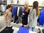 V.l.: Georgina mit einer Verkäuferin und ihrer Oma Maria