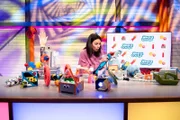 Heute geht es um menschliche Höchstleistungen. Woozle möchte aber lieber über seine eigenen Höchstleistungen reden. Er will Maria beweisen, dass er in einer Minute 10 Sachen erfinden kann! Er hat bereits Simón, Opa und Woonie von seinem Vorhaben erzählt und stellt dann aber fest, dass es unmöglich ist. Jetzt steht Woozle unter ganz schön viel Druck!  +++