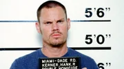 Der Mörder und Carjacker Hank Kerner (Geoff Meed) ist aus der Strafvollzugsanstalt geflohen. Zwei Menschen hat er auf dem Gewissen!