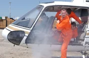 Nach ihrem Gefängnisausbruch fliehen ein skrupelloser Carjacker und Mörder, ein Kinderschänder und ein Börsenmakler in einem Helicopter.
