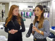 Georgina (r.) mit einer Verkäuferin
