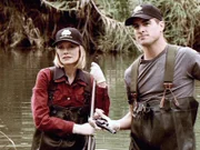Willows (Marg Helgenberger) und Stokes (George Eads) untersuchen den Tod eines Jägers, dessen Leben zugunsten seiner Frau versichert war.