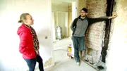 Zusammen mit seiner Frau Marie will der Hobby- Bienenzüchter und YouTuber Marvin aus dem in die Jahre gekommenen Einfamilienhaus seiner Oma ein Liebesnest zaubern. Doch das Traumhaus ist in die Jahre gekommen und braucht eine Kernsanierung.