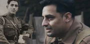 Ein zusammengesetztes Bild zeigt den Unteroffizier Chaudry Wali Mohammad neben dem Schauspieler Ali Afzal, der ihn in einer historischen Nachstellung des Zweiten Weltkriegs für "Erased: WW2's Heroes of Color". Corporal Chaudry Wali Mohammed war Mitglied der Force K6, einem indischen Regiment von Maultierführern im Zweiten Weltkrieg. Inmitten des Chaos von Dünkirchen und der vorrückenden deutschen Armee kämpft ein wenig bekanntes indisches Regiment für Sieg und Unabhängigkeit.