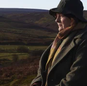 Nachts wird vor einem Ferienhaus die junge Lizzie Faulkner erschossen. DCI Vera Stanhope (Brenda Blethyn) versucht, den Mörder zu fassen.