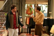 Zwischen Charlie (Charlie Sheen, l.) und Alan (Jon Cryer, r.) bahnt sich ein ausgereifter Konkurrenzkampf an ...