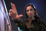 Lorna Dane (Emma Dumont)