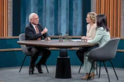 Wolfgang Ischinger (deutscher Botschafter a.D. in Washington, l.), Caren Miosga (M.) und Annalena Baerbock (Bundesministerin des Auswärtigen, Bündnis 90/Die Grünen, r.).