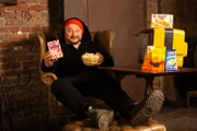 Günstiges Fett, viel Zucker und umstrittenes Aroma: Sebastian Lege zeigt, was in Fertig-Popcorn aus der Mikrowelle steckt.