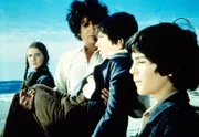 Dylans (Steve Shaw, 2.v.r.) Traum geht in Erfüllung - er darf das Meer sehen. Laura (Melissa Gilbert, l.) und Albert (Matthew Laborteaux, r.) freuen sich über die Hilfe von Charles (Michael Landon, 2.v.l.) ...