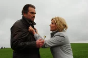 Hans (Ralph Schicha, l.); Nicola (Kerstin Gähte, r.)