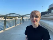 Die ehemalige rechte Influencerin Lisa Licentia agierte lange als Stimme der Identitären Bewegung auf Youtube und Social Media. Nun erzählt die Aussteigerin wie die rechte Szene vorgeht und sich organisiert.