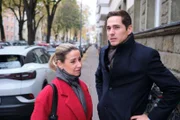 Ute (Isabell Hertel) und Ringo (Timothy Boldt) ahnen besorgt, dass Patrizia Rache ausüben will.