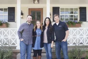 Werden Matt (l.) und Melissa Yeilding (2.v.l.) mit der Hilfe der Renovierungsprofis Joanna (2.v.r.) und Chip (r.) ihr erstes gemeinsames Traumhaus in Texas finden?; Werden Matt (l.) und Melissa Yeilding (2.v.l.) mit der Hilfe der Renovierungsprofis Joanna (2.v.r.) und Chip (r.) ihr erstes gemeinsames Traumhaus in Texas finden?