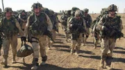 US-Soldaten sollen nach den Anschlägen des 11. September 2001 Afghanistan von den radikalislamischen Taliban befreien, unter Unterstützung von NATO-Truppen.