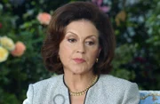 Emily (Kelly Bishop) hat von ihrem Ehemann Richard definitiv genug. Die Zeiten in denen die beiden glücklich zusammen waren, sind schon länger vorbei ...