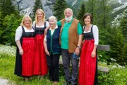 Helli und Sepp Forcher mit dem Vokalensemble Cantilena Tyrolensia.