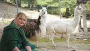 Tierpflegerin Vanessa Weinhold, aus dem Kronberger Opel-Zoo.