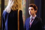 Chip (Thomas Barbusca, r.) steht unter Druck. Er kann entweder seine Zukunft aufs Spiel setzen oder aber seine Jungs verraten. Hoffentlich kann Tante Mickey (Kaitlin Olson, l.) ihm helfen ...