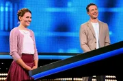 ARD GEFRAGT - GEJAGT FOLGE 772, "Radiospecial". In zehn Ausgaben des Vorabendquiz‘ „Gefragt – Gejagt“ im Ersten treten beliebte Moderatorinnen und Moderatoren von ARD-Radiowellen gegen die „Quiz-Elite“ an. An ihrer Seite stehen vom 10. bis 14. Juni 2024 jeweils drei Hörerinnen bzw. Hörer aus dem jeweiligen Sendegebiet. Moderator Alexander Bommes. Im Bild; Moderator Alexander Bommes mit der Kandidatin Miriam von Stern.