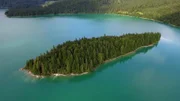 Der Walchensee mit der Insel Sassau