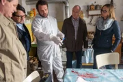 Nach dem brutalen Mord an einem Finanzbeamten werden am Tatort rätselhafte Blutspuren gesichert. Ein komplizierter Fall für die Polizei, der einige Überraschungen für die Ermittler bereithielt.
